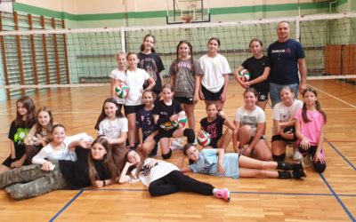 Turniej najmłodszych siatkarek SSP6 Września