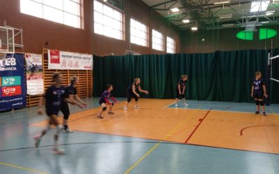 Siatkarki UKS OLIMP Września na parkiecie