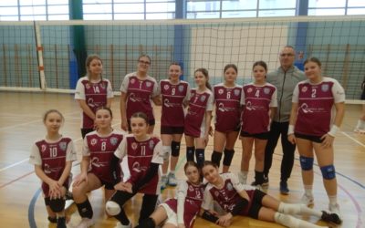 Siatkarki OLIMPU z awansem