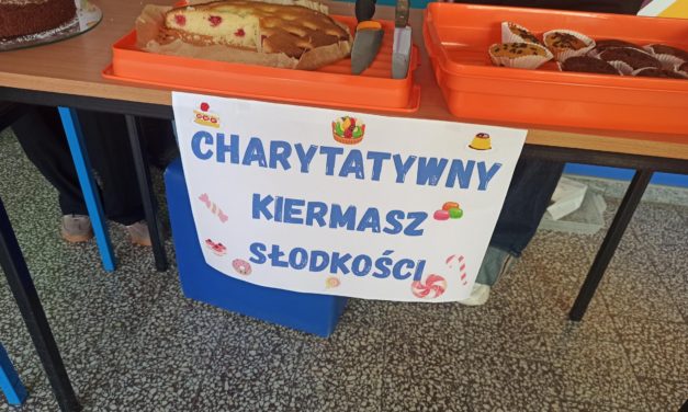 Szkolny Charytatywny Kiermasz Słodkości