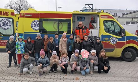 Klasy I C i I D rozpoczęły pierwsze zajęcia z warsztatów ratownictwa medycznego!