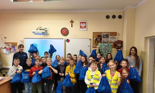 Spotkanie z Policją promujące bezpieczeństwo na drodze