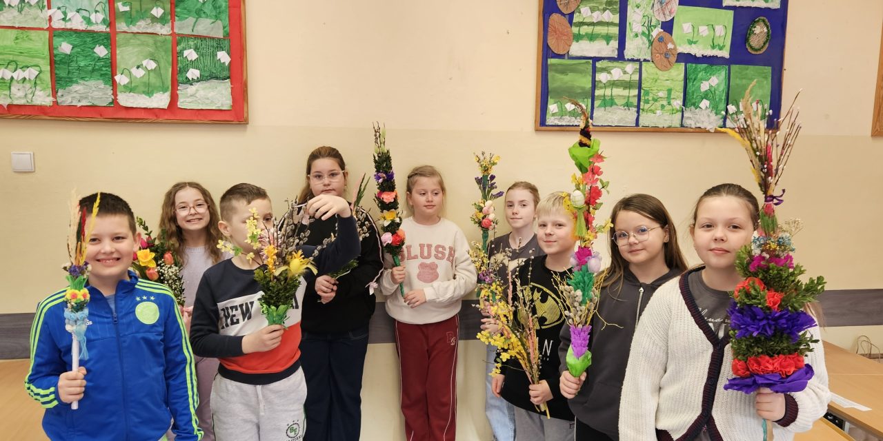 Uczniowie klas III wykonali swoje palmy wielkanocne