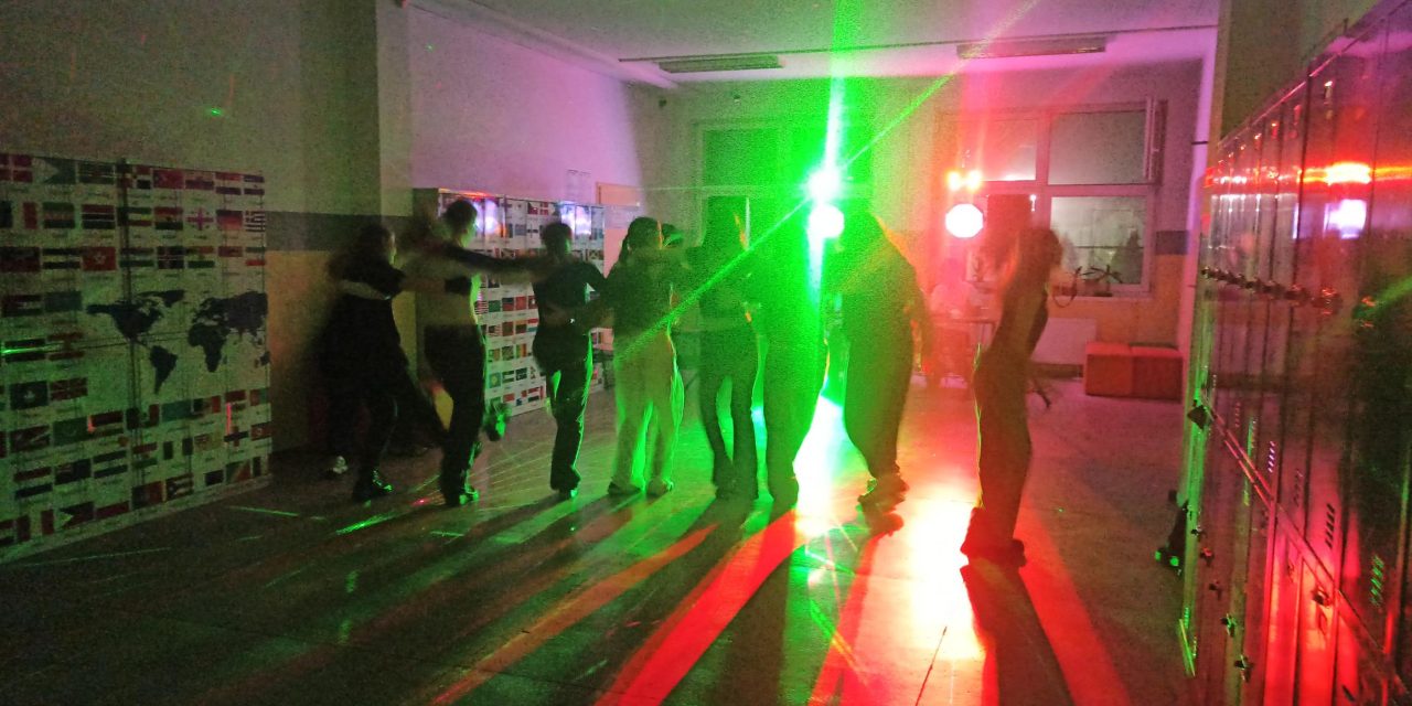 Dyskoteka walentynkowa